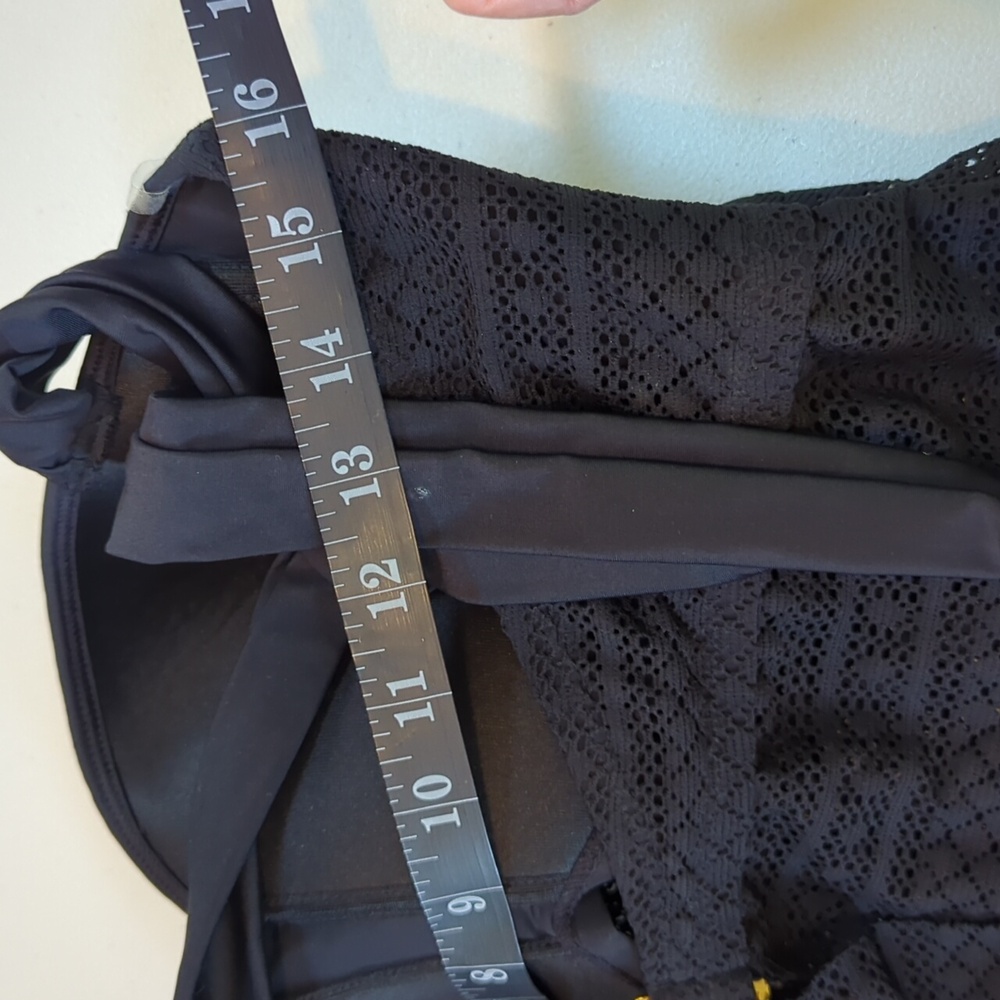 Ellen Tracy, Easy Breezy Black Tankini Top. 40D - Picture 9 of 11